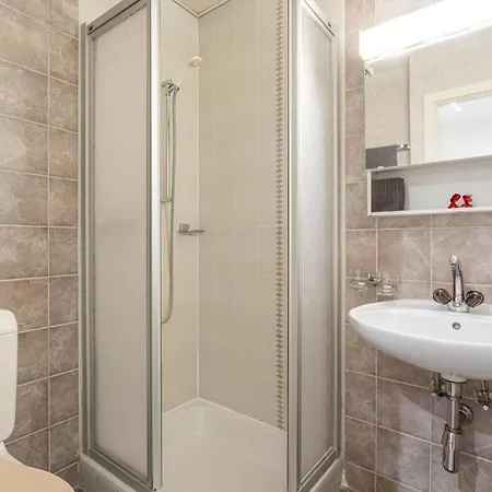 Simplon - And Self Check In Apartment